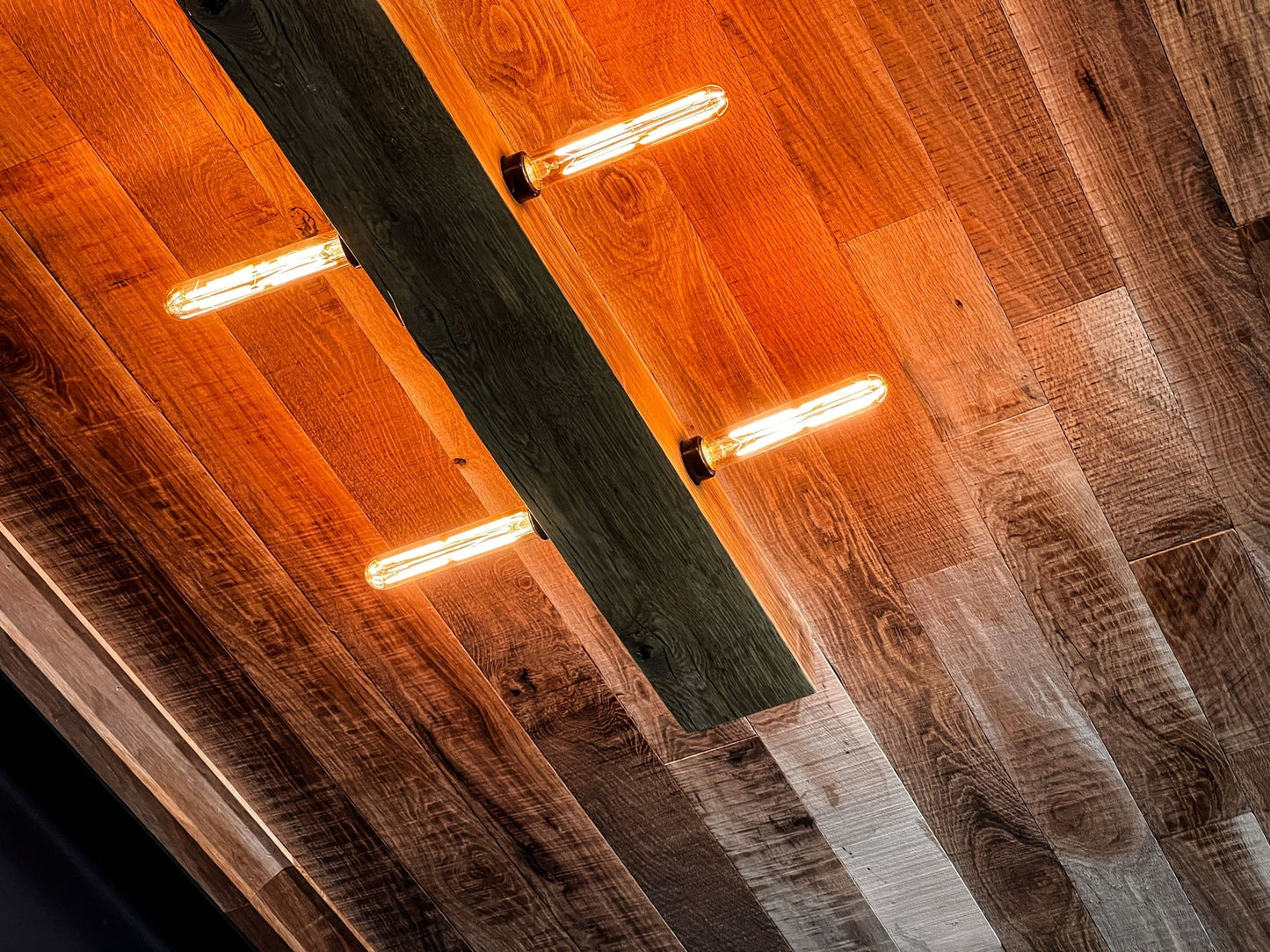 Band Sawn White Oak T/G Wood wall