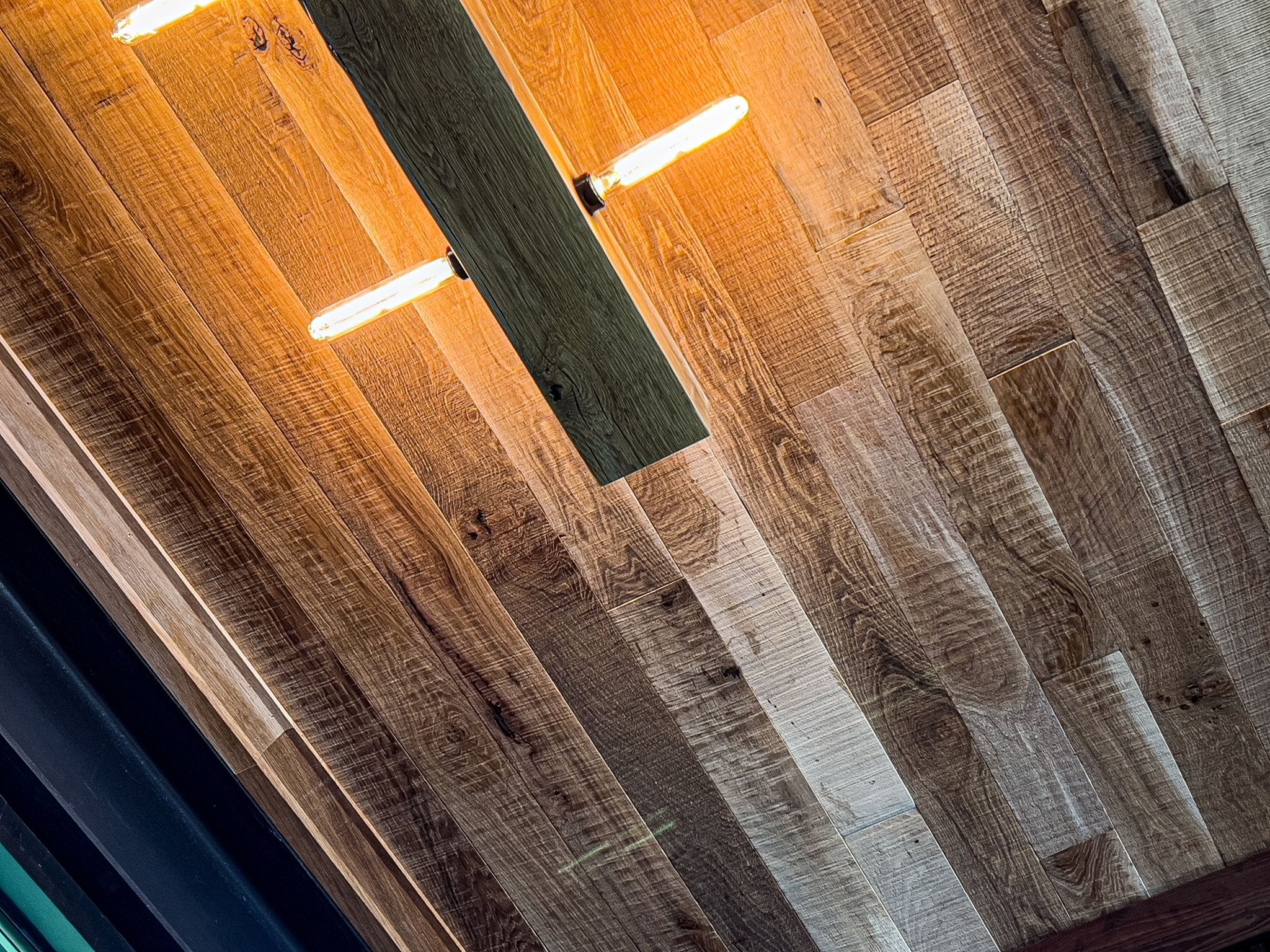 Band Sawn White Oak T/G Wood wall