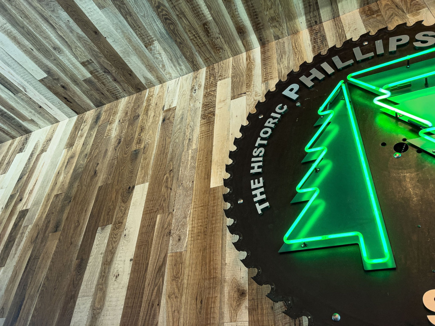 Band Sawn White Oak T/G Wood wall